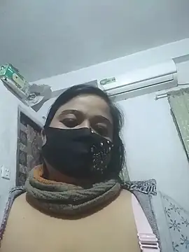 Snapshot of momo_loves chatting on February 8, 2026, 6:05 pm momo loves online show from February 8, 2026, 6:05 pm