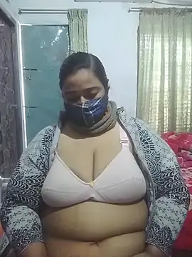 Snapshot of momo_loves chatting on February 13, 2026, 4:01 am momo loves online show from February 13, 2026, 4:01 am