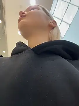 Snapshot of AshleyMur chatting on January 17, 2026, 4:05 am AshleyMur online show from January 17, 2026, 4:05 am