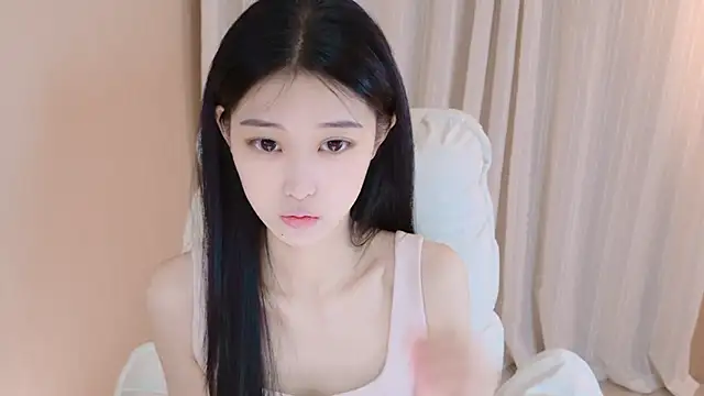 iiiiiiiiiu online show from April 13, 2026, 4:05 am