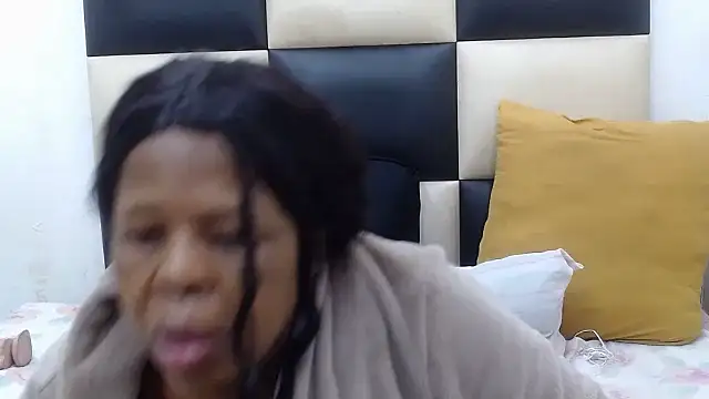 Snapshot of SEXY_MATURExx chatting on February 8, 2026, 8:34 am SEXY MATURExx online show from February 8, 2026, 8:34 am