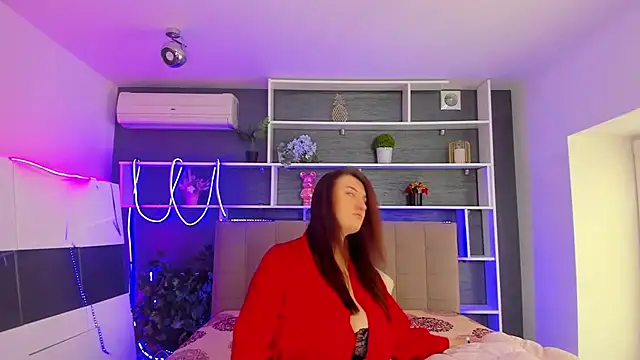 StephieRousee online show from February 6, 2026, 6:31 am