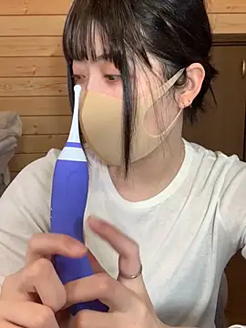 minami room online show from April 2, 2026, 5:25 am