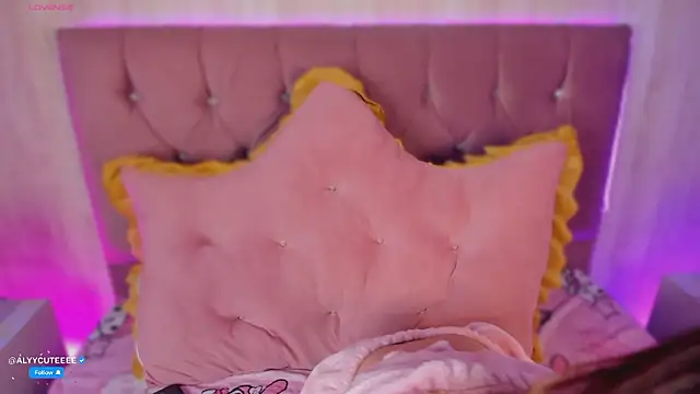 alyy cut3 online show from March 18, 2026, 7:59 pm