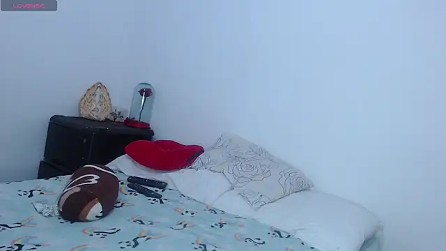 Snapshot of AuraFuego chatting on June 10, 2026, 11:50 pm AuraFuego online show from June 10, 2026, 11:50 pm