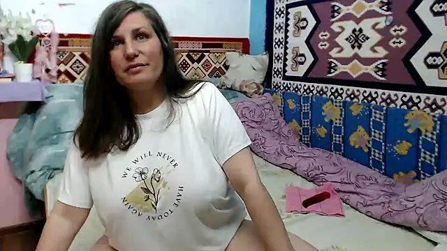 Adelinemilf online show from May 9, 2026, 11:13 am