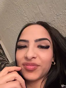 Evelin199 online show from April 8, 2026, 3:02 pm