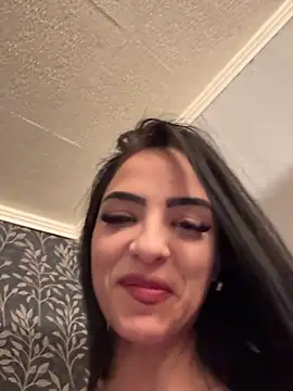 Evelin199 online show from April 15, 2026, 7:58 pm