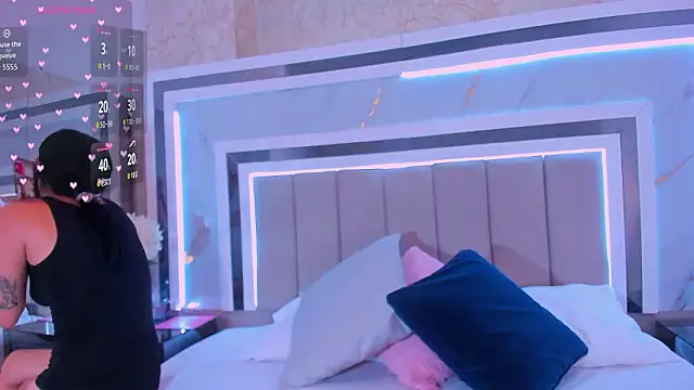 Snapshot of IsaBlue chatting on February 18, 2026, 2:24 pm IsaBlue online show from February 18, 2026, 2:24 pm