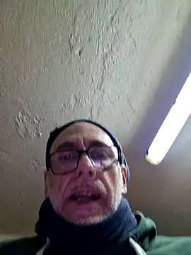 viaggiatoreblu5 online show from January 12, 2026, 2:18 am