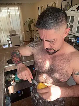 wolfbucker online show from April 3, 2026, 2:56 pm