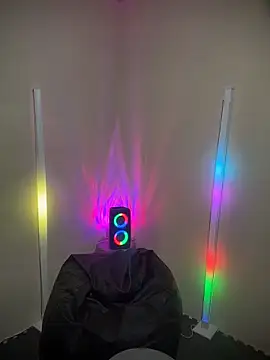 wolfbucker online show from May 6, 2026, 5:11 am