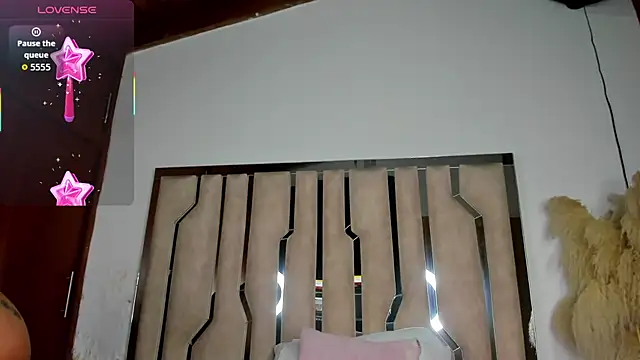 Thalia  Rose online show from January 11, 2026, 11:39 am