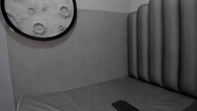 Luna  02 online show from February 23, 2026, 11:55 am