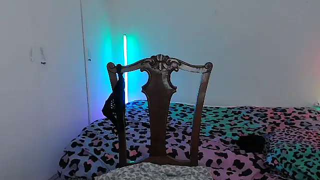 Snapshot of HoneyValentine chatting on February 22, 2026, 7:55 am HoneyValentine online show from February 22, 2026, 7:55 am