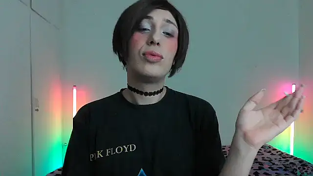 Snapshot of HoneyValentine chatting on February 15, 2026, 11:25 pm HoneyValentine online show from February 15, 2026, 11:25 pm