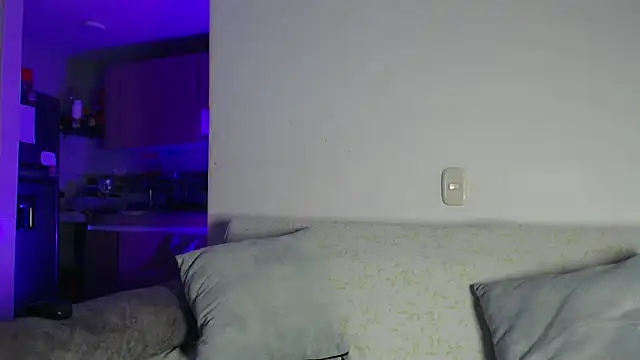 samanta xi online show from March 28, 2026, 4:35 am