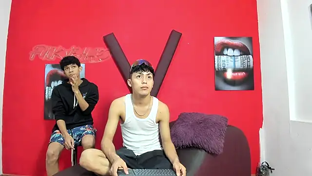 Snapshot of AVENGER_BOYS2026 chatting on May 7, 2026, 7:17 pm AVENGER BOYS2026 online show from May 7, 2026, 7:17 pm