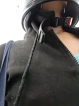 Michelle ec online show from April 15, 2026, 4:33 pm