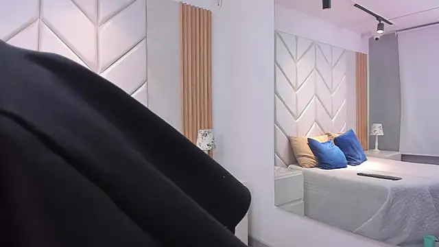 Snapshot of DafneBenett chatting on January 15, 2026, 12:08 pm DafneBenett online show from January 15, 2026, 12:08 pm