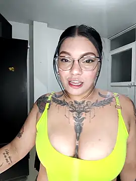 Snapshot of brenda_palacio chatting on February 16, 2026, 2:21 am brenda palacio online show from February 16, 2026, 2:21 am