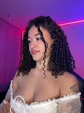 crystal dlun online show from April 8, 2026, 4:52 pm