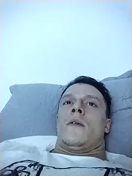 RAFAELQUINTEROSCAVALHEI online show from April 5, 2026, 8:59 pm