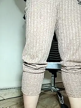 Lyna sexy24 online show from January 8, 2026, 9:37 am