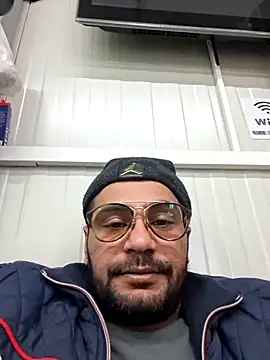 julian-112 online show from February 27, 2026, 9:42 am