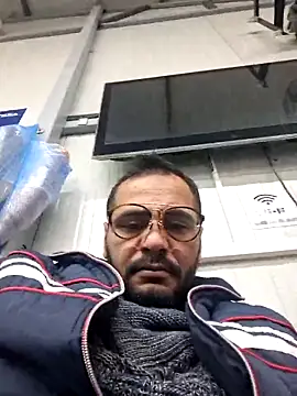 julian-112 online show from February 6, 2026, 9:16 am