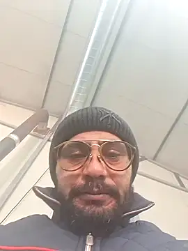 julian-112 online show from January 9, 2026, 9:16 am