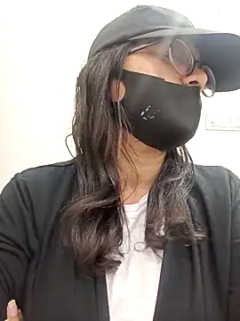 piryasharma005 online show from February 10, 2026, 6:29 pm