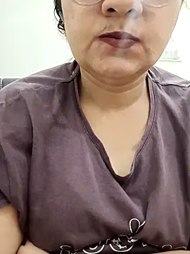 piryasharma005 online show from February 13, 2026, 6:19 pm