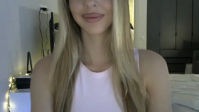 LizaSweetyq online show from March 4, 2026, 9:06 am