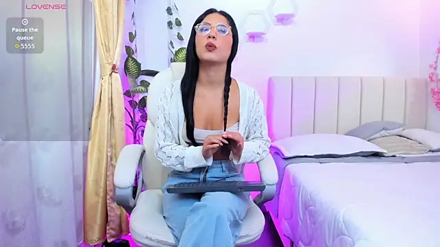 Snapshot of Isa7_ chatting on January 10, 2026, 1:50 pm Isa7 online show from January 10, 2026, 1:50 pm