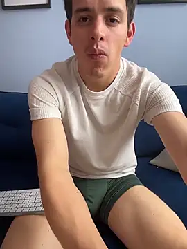 Enzho liam online show from February 12, 2026, 5:02 pm