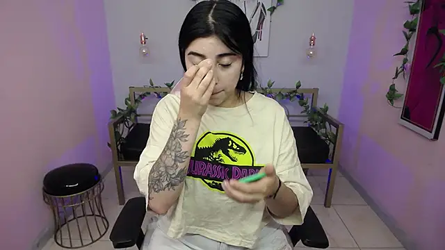 Snapshot of Adri_gomez_x chatting on July 18, 2026, 12:58 pm Adri gomez x online show from July 18, 2026, 12:58 pm