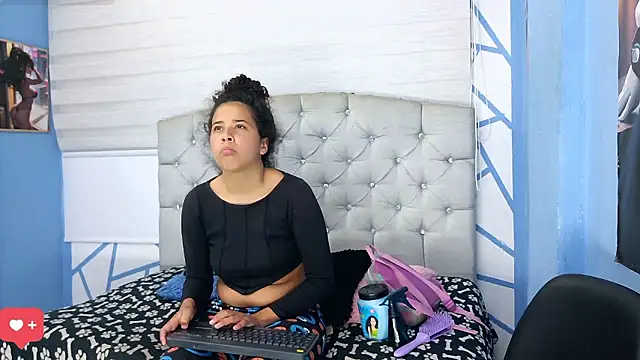 eimy hot19 online show from January 11, 2026, 2:02 pm