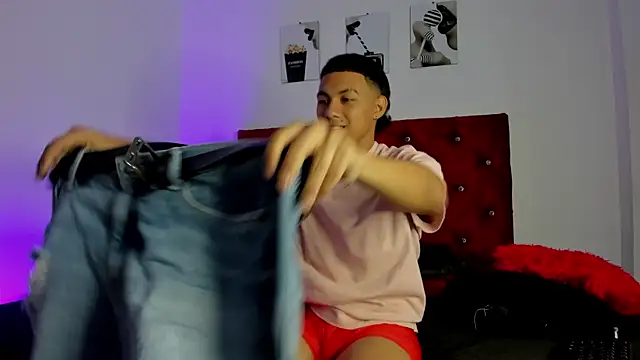 Snapshot of Liamsubtle01 chatting on January 12, 2026, 6:26 pm Liamsubtle01 online show from January 12, 2026, 6:26 pm