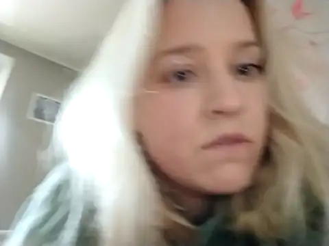 Snapshot of Mila_weed chatting on February 28, 2026, 4:01 am Mila weed online show from February 28, 2026, 4:01 am