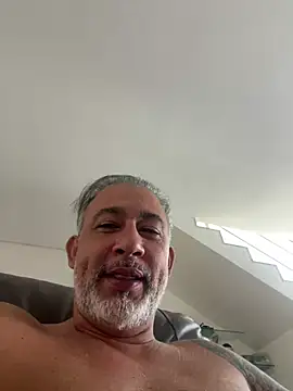 fabbronxer online show from January 17, 2026, 10:52 am