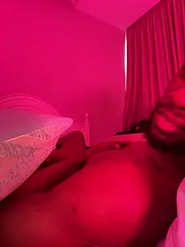 Snapshot of HUGY_huge chatting on January 8, 2026, 12:16 am HUGY huge online show from January 8, 2026, 12:16 am