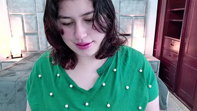 azul veraa online show from April 2, 2026, 12:23 pm