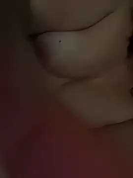 Snapshot of Ronde_chaude chatting on February 28, 2026, 10:26 am Ronde chaude online show from February 28, 2026, 10:26 am