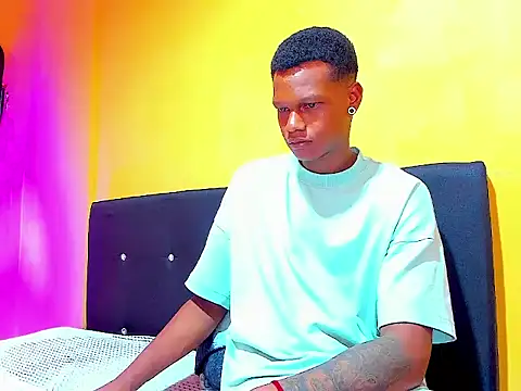 Snapshot of aunstin_mohamme chatting on January 7, 2026, 8:03 pm aunstin mohamme online show from January 7, 2026, 8:03 pm