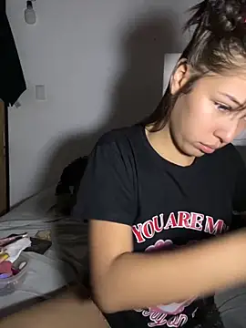 Kitty20205 online show from February 9, 2026, 10:19 pm