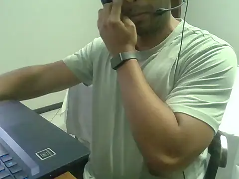 Snapshot of ishowumybest chatting on January 6, 2026, 11:31 pm ishowumybest online show from January 6, 2026, 11:31 pm