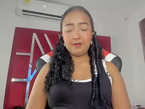 sweetdesireasm online show from April 1, 2026, 8:28 pm