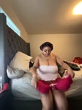 Snapshot of hispinkfreak219 chatting on April 22, 2026, 12:56 pm hispinkfreak219 online show from April 22, 2026, 12:56 pm