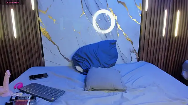 Snapshot of ThiagoBerry chatting on February 9, 2026, 12:03 pm ThiagoBerry online show from February 9, 2026, 12:03 pm